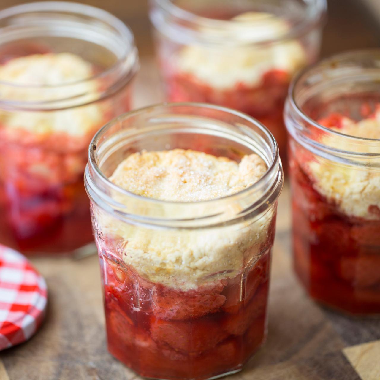 https://cook.fnr.sndimg.com/content/dam/images/cook/fullset/2016/10/6/0/CCUPR109H_Strawberry-Cobbler-in-a-Jam-Jar_s4x3.jpg.rend.hgtvcom.1280.1280.suffix/1475782228483.jpeg