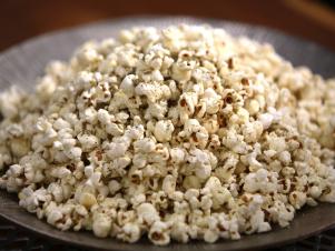 CCTIA212H_Herb-Parmesan-Popcorn_s4x3