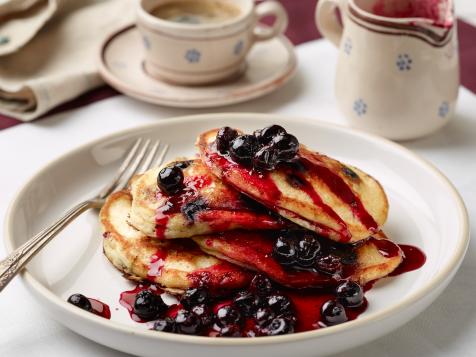 Hotcakes with Delicious Blueberry Compote