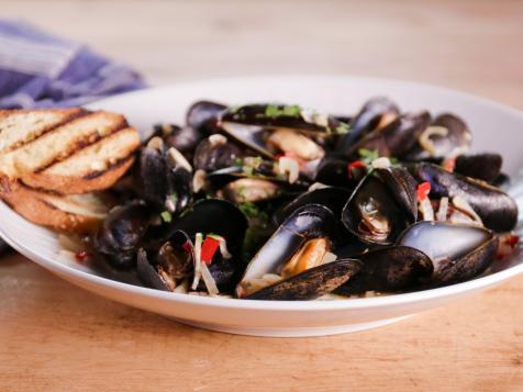 Spicy Beer Mussels