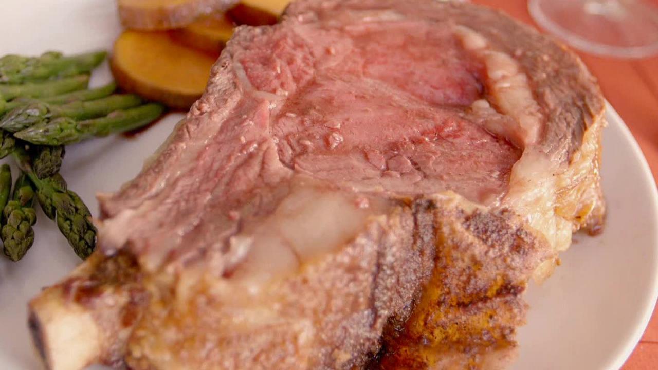 How to Cook Prime Rib (Easy, Foolproof Recipe)