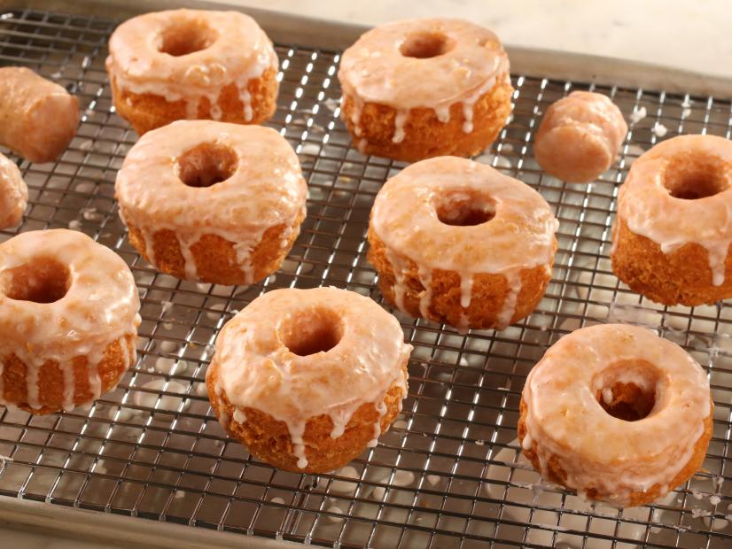 Alton Brown's Bonut recipe (fried biscuits), as seen on Good Eats: Reloaded, Season 1.