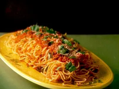 Spaghetti Pasta In Green Olive Pesto Sauce Recipe