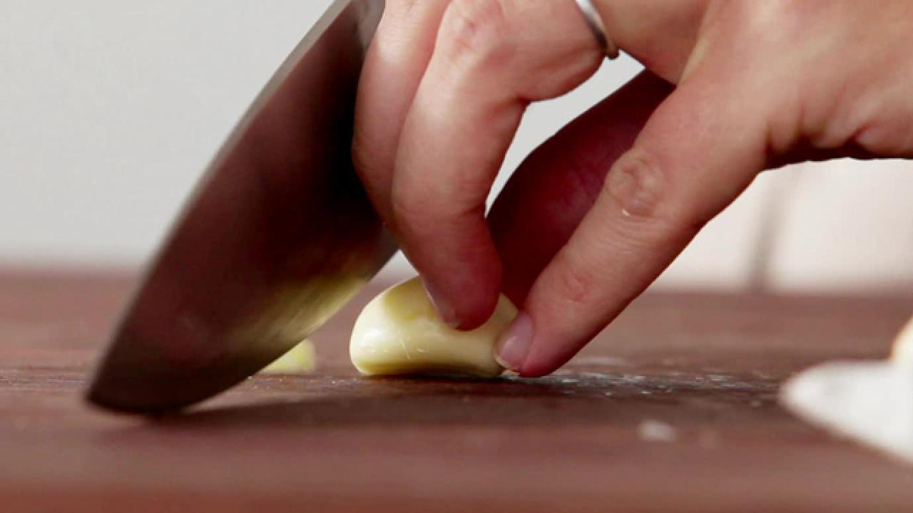 How to Slice and Mince Garlic