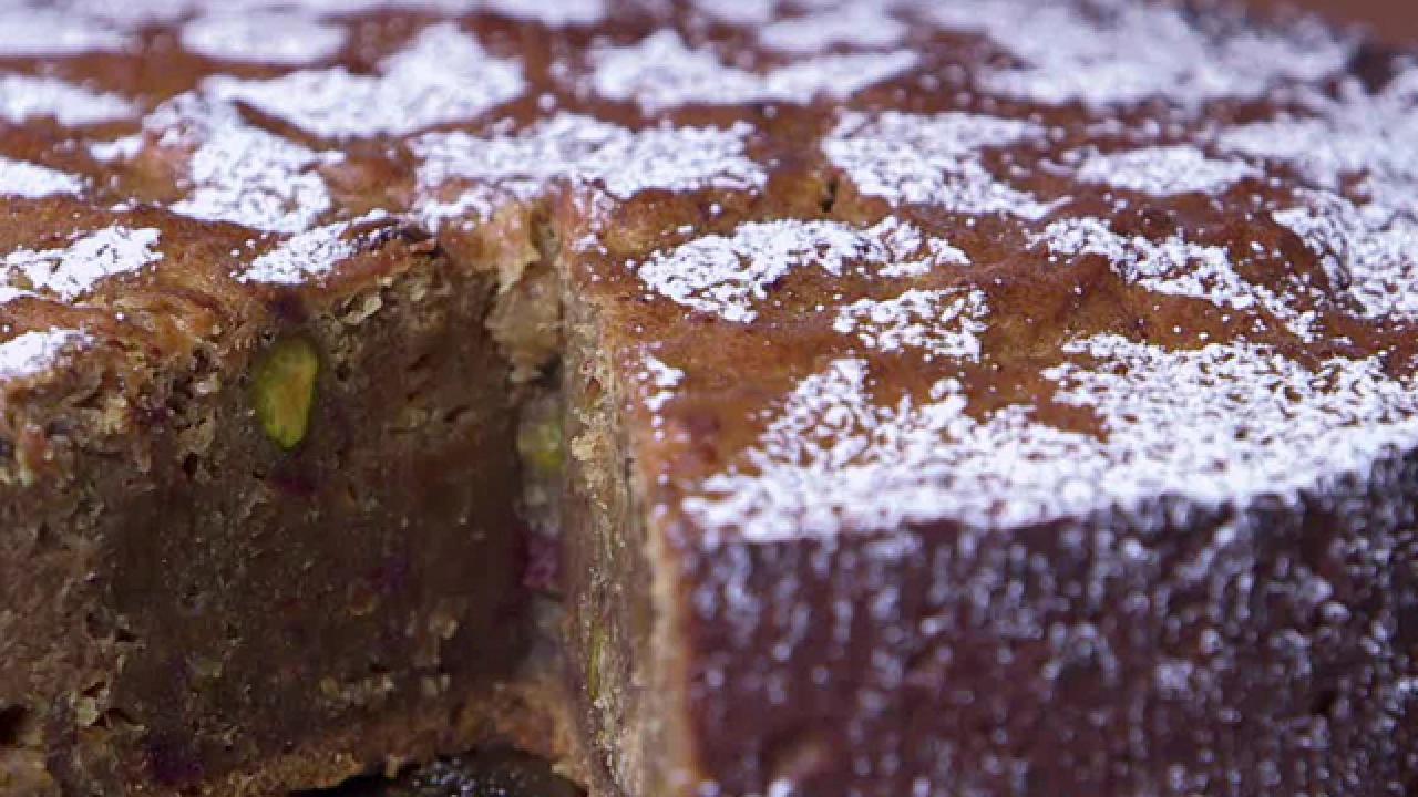 Date-Pistachio-Cardamom Cake