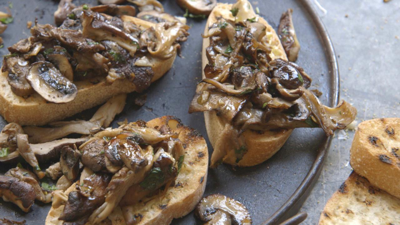 Mushroom and Garlic Bruschetta