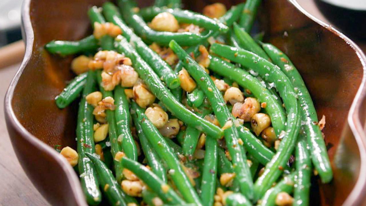 Green Beans with Hazelnuts
