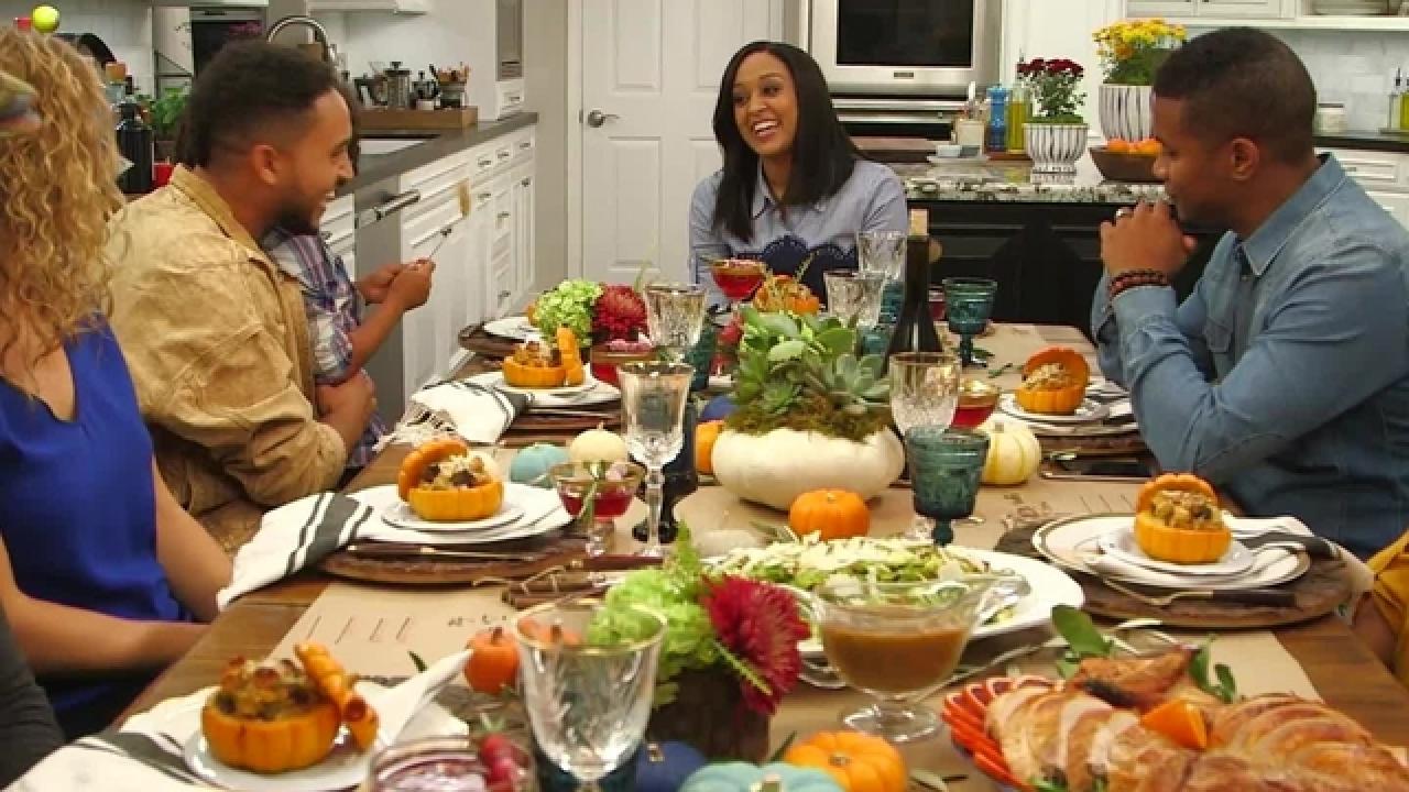Tia's Thanksgiving Table